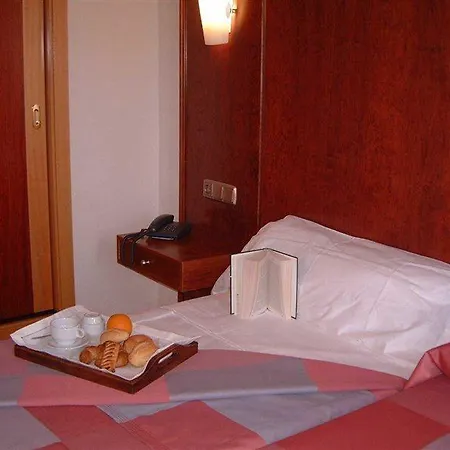 Nch Hotel 2*